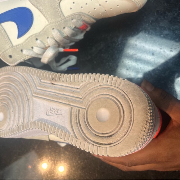 Sz 10 Nike Air Force 1 Low '07 LV8 coco milk & royal blue - Picture 8 of 9